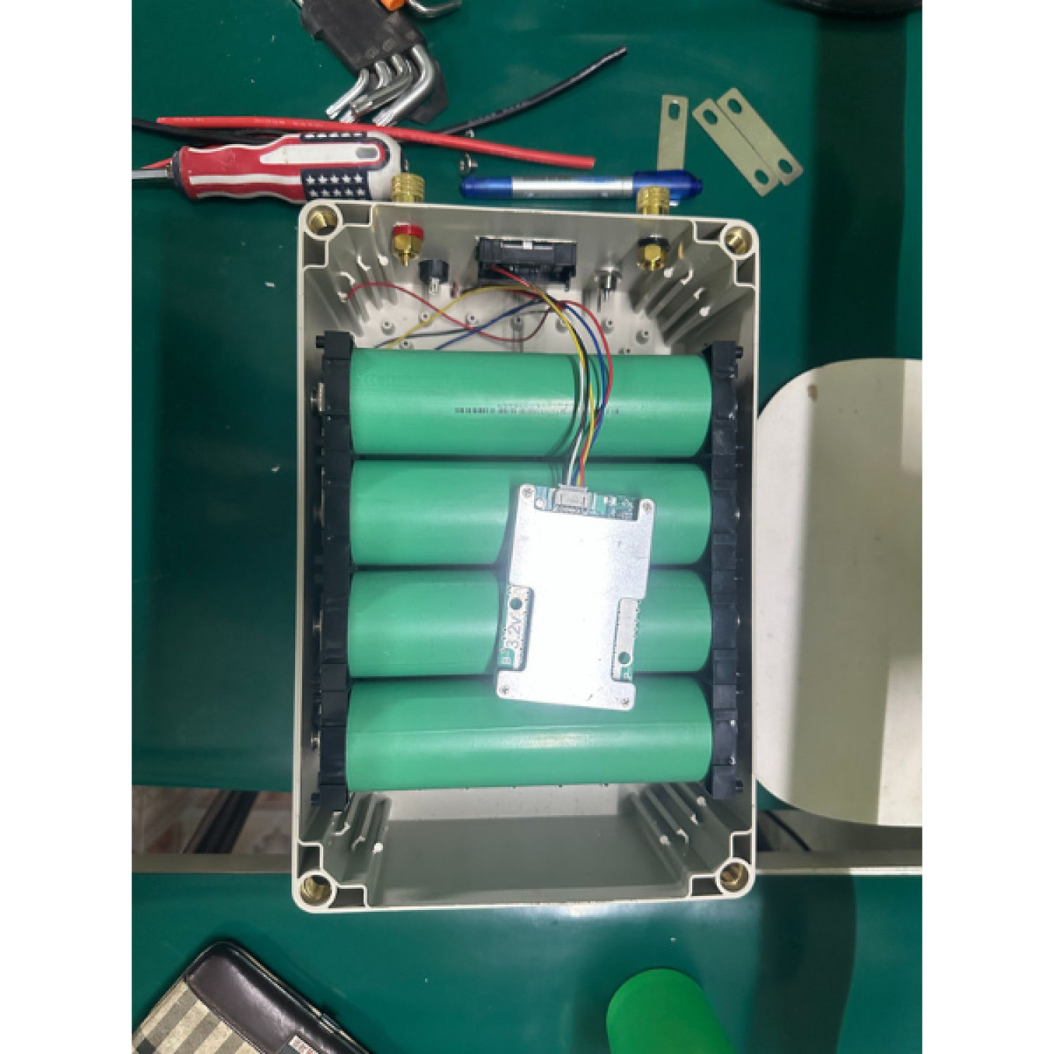 Bình lưu trữ 12V 44ah mạch 4s 100a 2 lớp pin 8cell 46160 3,2V 22ah 1 cell 3 Bình lưu trữ 12V 44ah mạch 4s 100a 2 lớp pin 8cell 46160 3,2V 22ah 1 cell - Ảnh 3