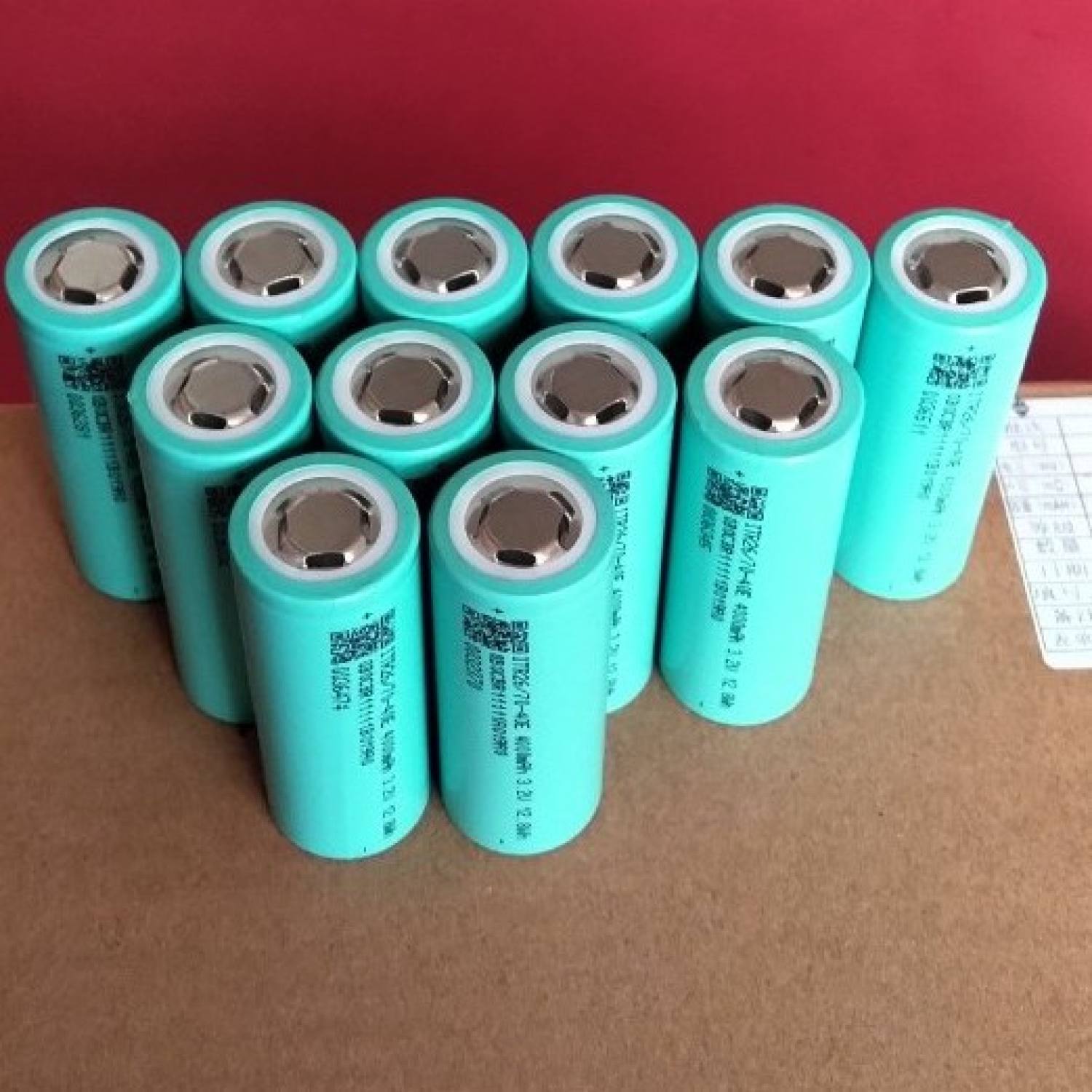 Pin Lithium Sắt đầu phẳng 26700 4000mAh 3.2v 3C max 8C sx 2021 5 Pin Lithium Sắt đầu phẳng 26700 4000mAh 3.2v 3C max 8C sx 2021 - Ảnh 5