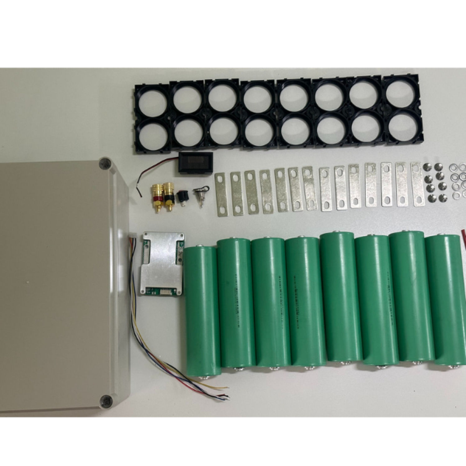 Bình lưu trữ 12V 44ah mạch 4s 100a 2 lớp pin 8cell 46160 3,2V 22ah 1 cell 5 Bình lưu trữ 12V 44ah mạch 4s 100a 2 lớp pin 8cell 46160 3,2V 22ah 1 cell - Ảnh 5