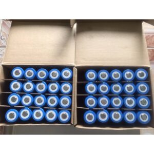 Alternative view of 20 cell pin 32700 6Ah 3.2V đầu phẳng