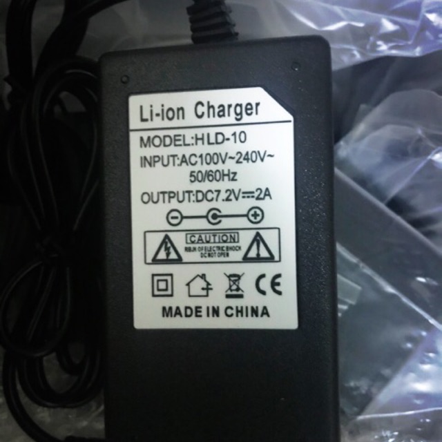 SẠC PIN LITHIUM SẮT 2S 7.2V 2A (CÓ LED) 2 SẠC PIN LITHIUM SẮT 2S 7.2V 2A (CÓ LED) - Ảnh 2